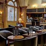 Crown & Mitre Hotel 