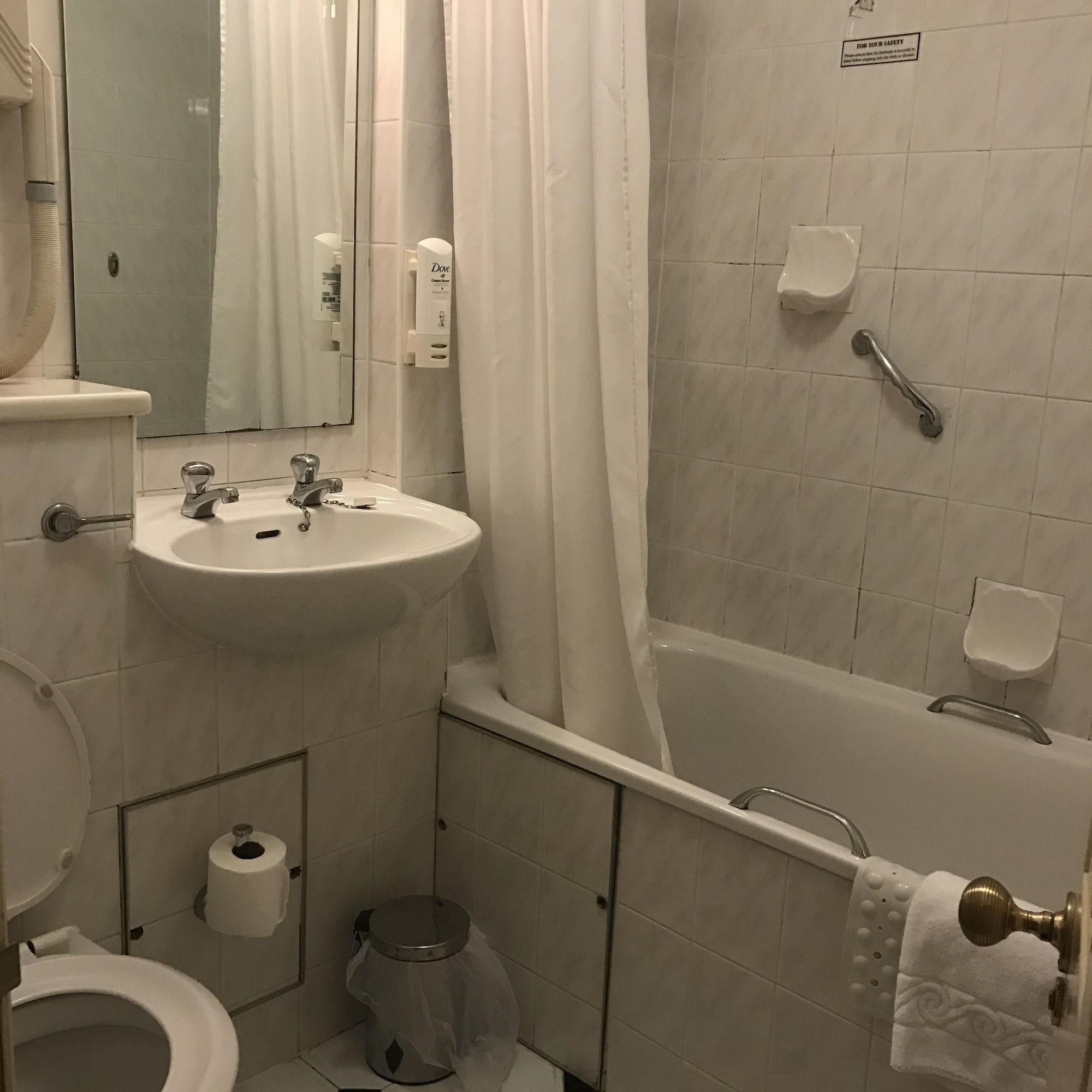 Crown & Mitre 3* Carlisle (Cumbria)