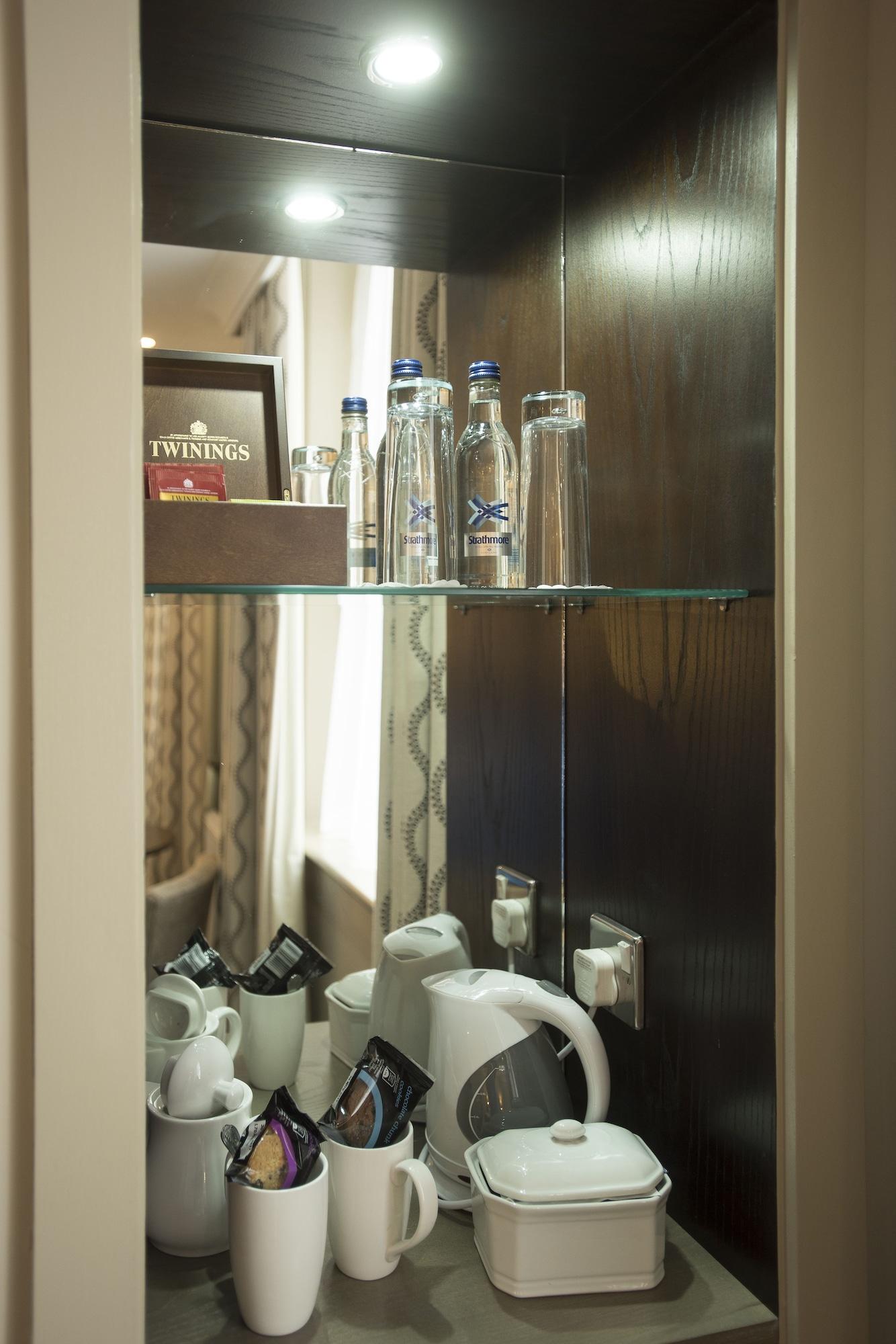 Crown & Mitre Hotel
